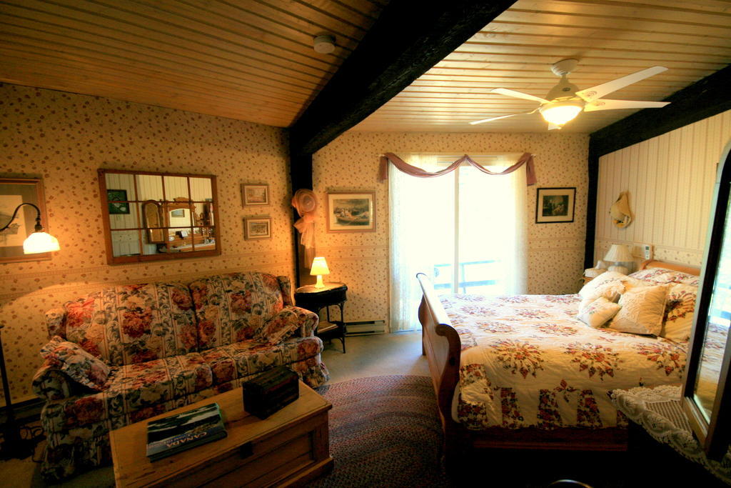 Stouffermill Bed & Breakfast Algonquin Highlands 외부 사진