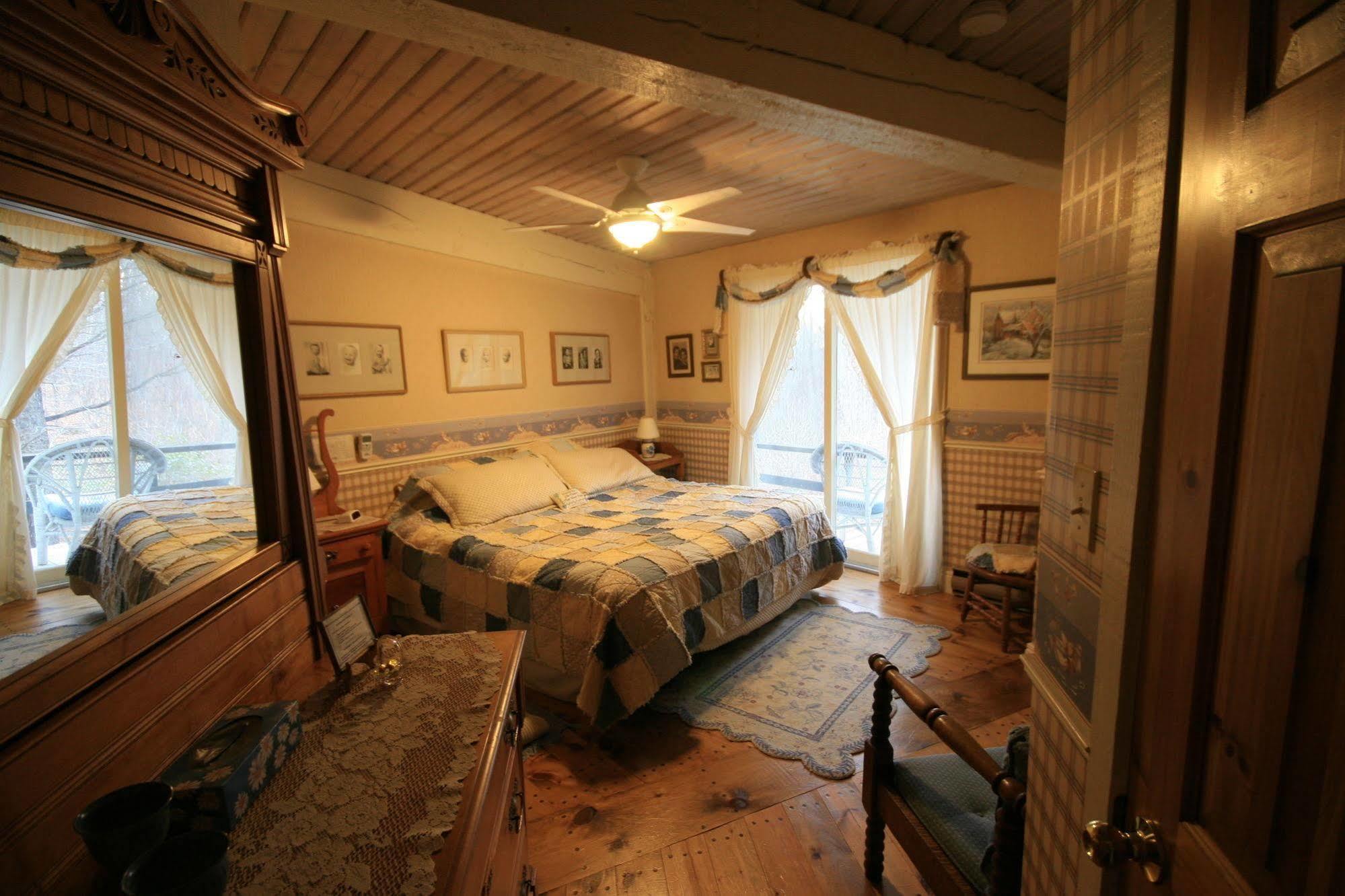 Stouffermill Bed & Breakfast Algonquin Highlands 외부 사진