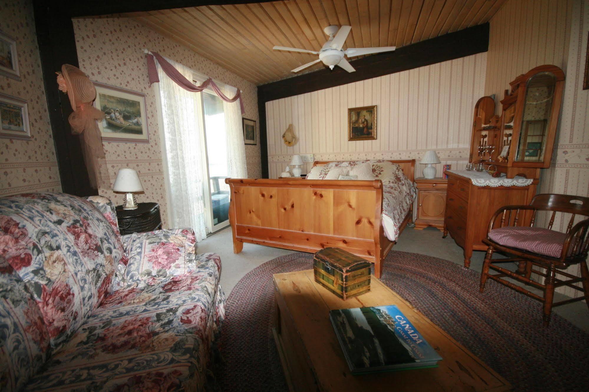 Stouffermill Bed & Breakfast Algonquin Highlands 외부 사진