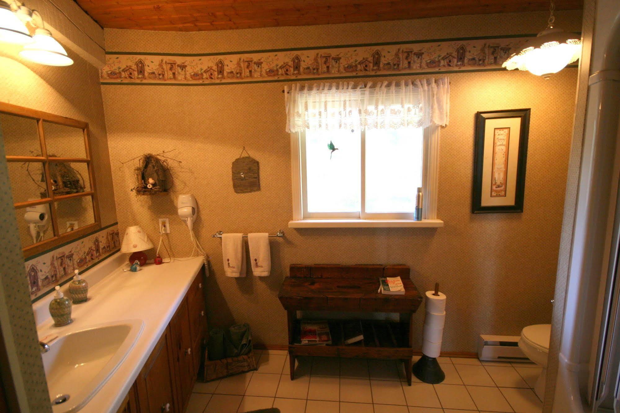 Stouffermill Bed & Breakfast Algonquin Highlands 외부 사진