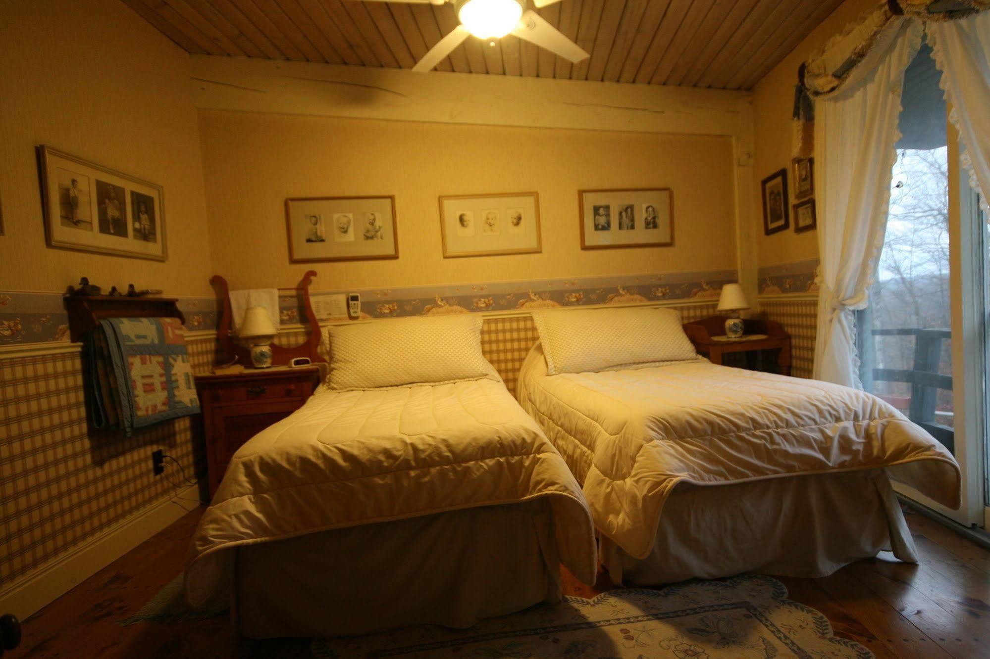 Stouffermill Bed & Breakfast Algonquin Highlands 외부 사진