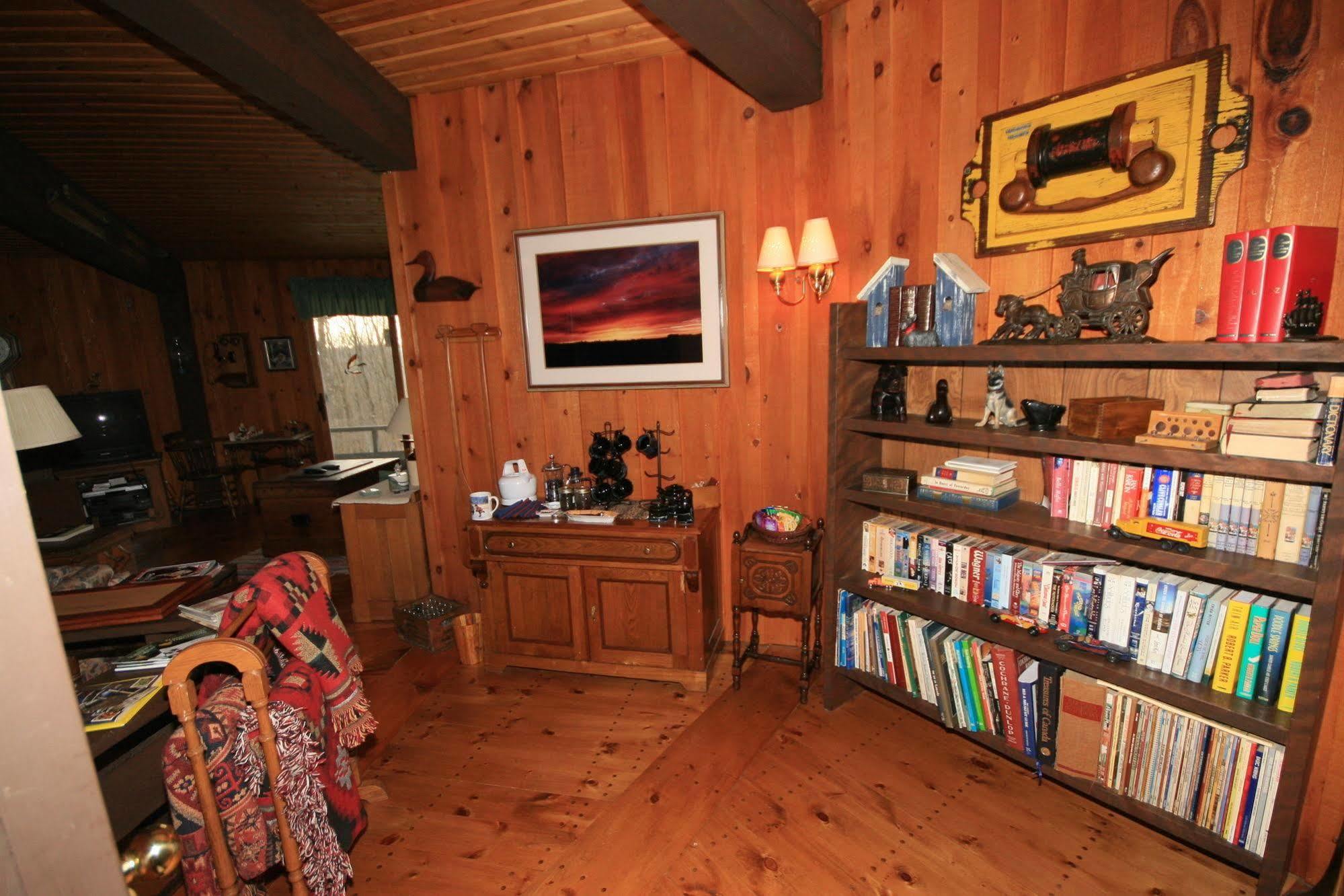 Stouffermill Bed & Breakfast Algonquin Highlands 외부 사진