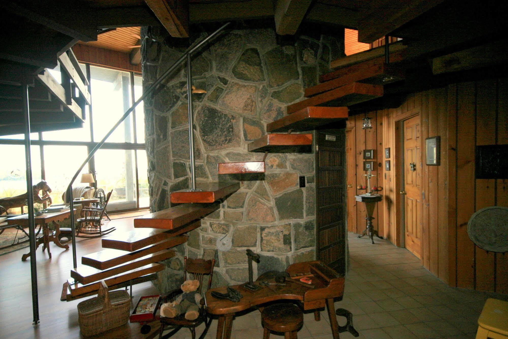Stouffermill Bed & Breakfast Algonquin Highlands 외부 사진